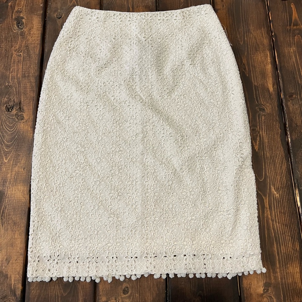 Dolce Apparel White Beaded Skirt NWT Size Small